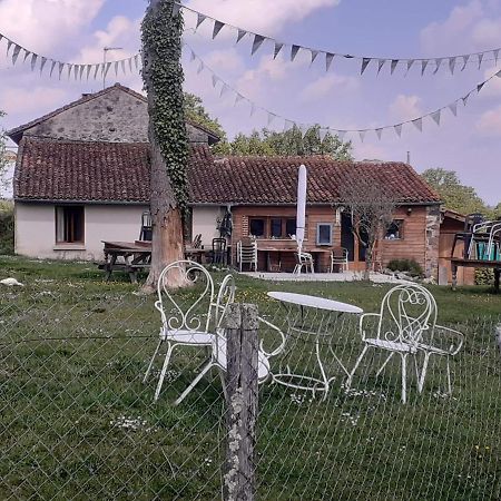 Chez Gondat Chambre D'Hotes Saint-Martial-sur-Isop Екстериор снимка