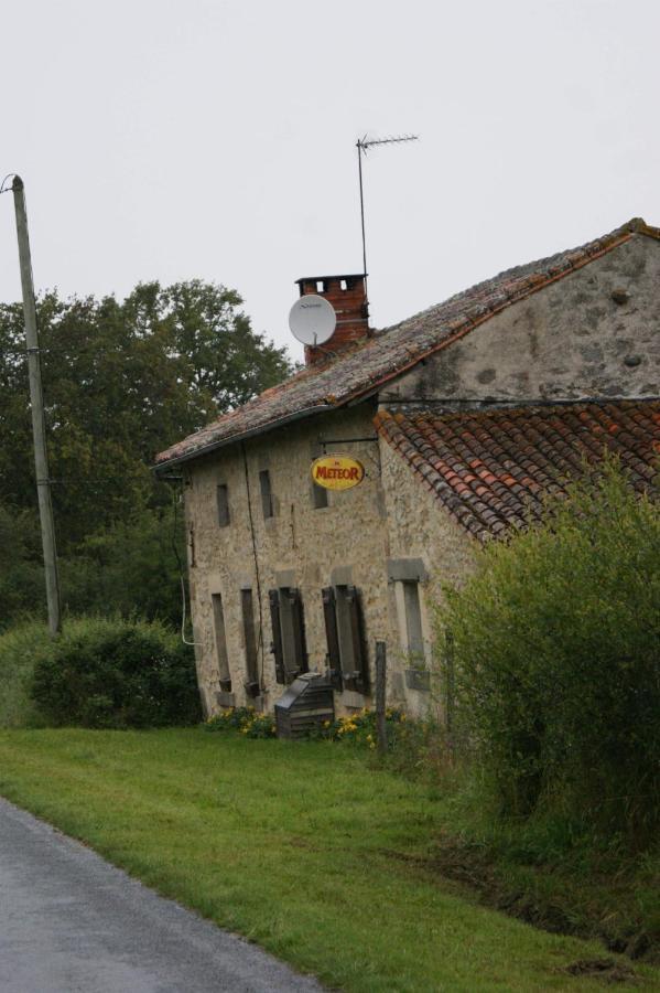 Chez Gondat Chambre D'Hotes Saint-Martial-sur-Isop Екстериор снимка