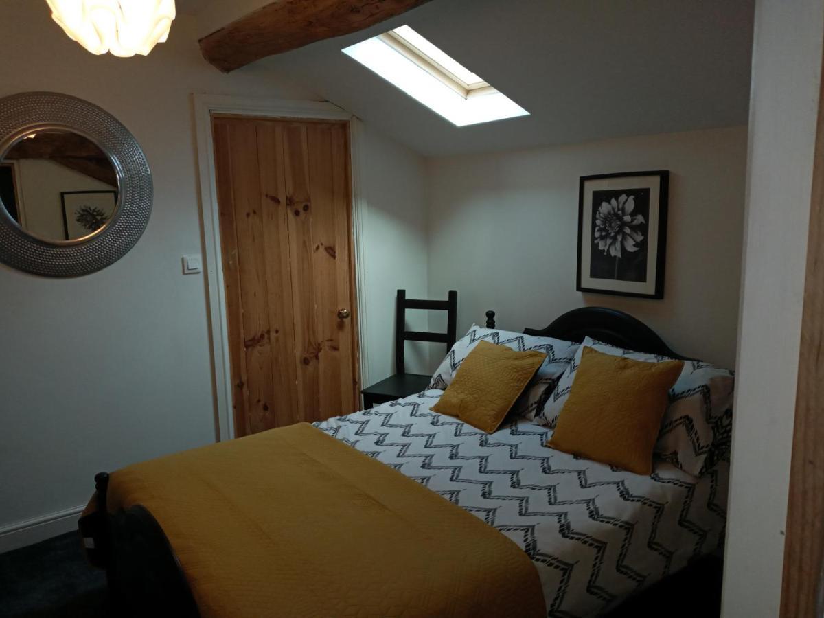 Chez Gondat Chambre D'Hotes Saint-Martial-sur-Isop Екстериор снимка