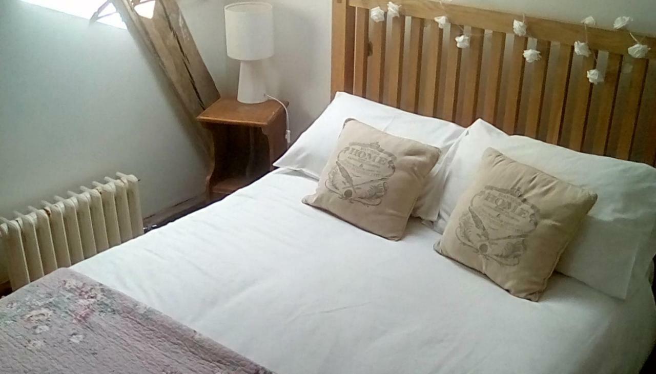Chez Gondat Chambre D'Hotes Saint-Martial-sur-Isop Екстериор снимка